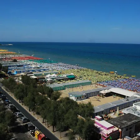 Готель Caravelle